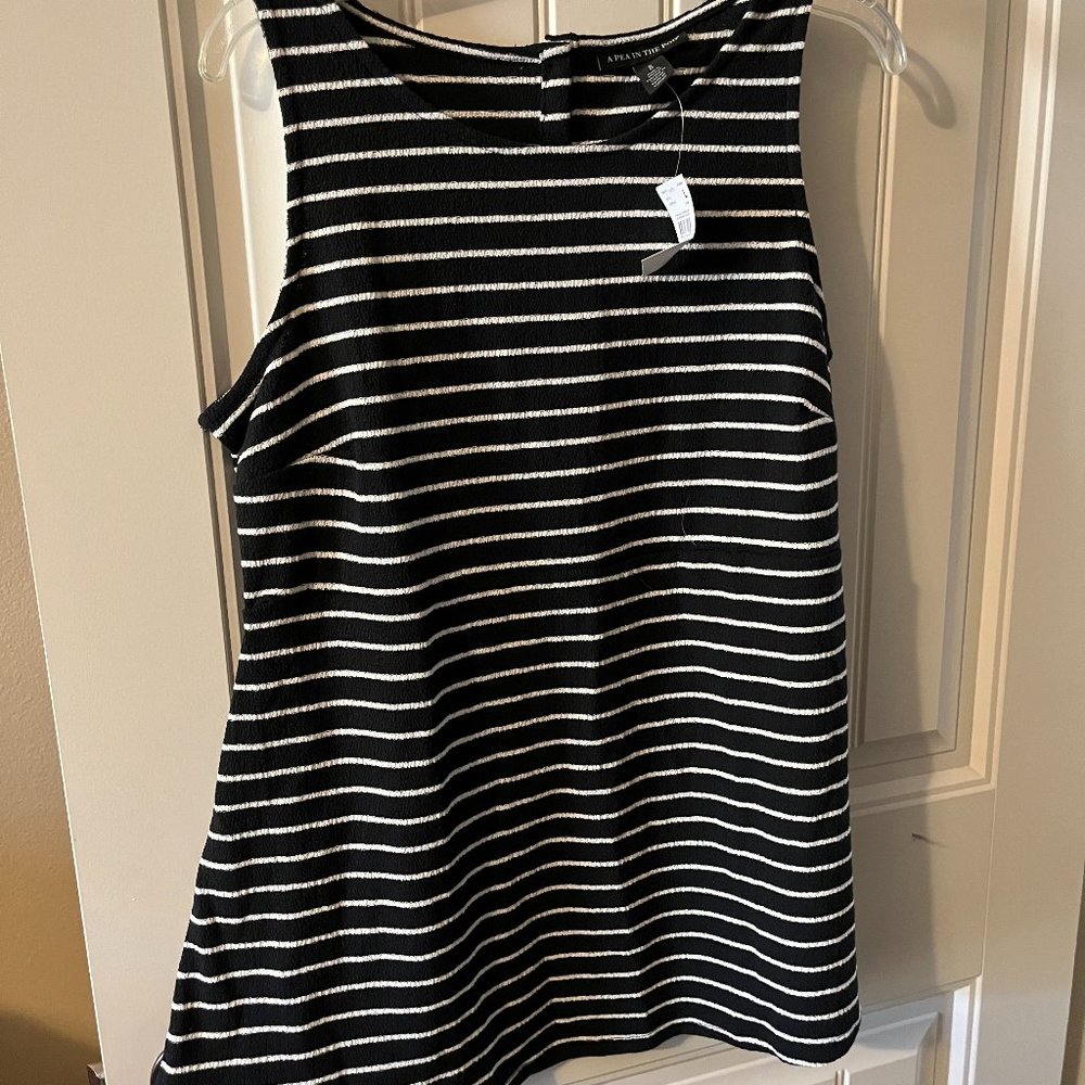 Maternity Top - Pea in the Pod Size Large NWT